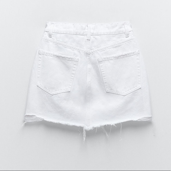 luxurious high waisted mini denim skirt rip detail - Picture 3 of 4